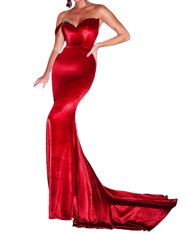 Velvet Sweetheart Neck Long Gown In Red