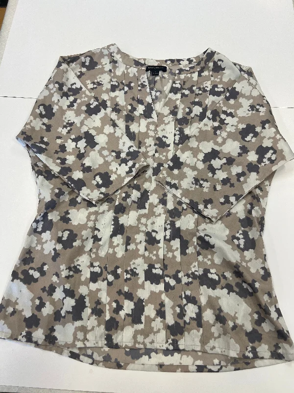 Top Short Sleeve By Banana Republic  Size: M